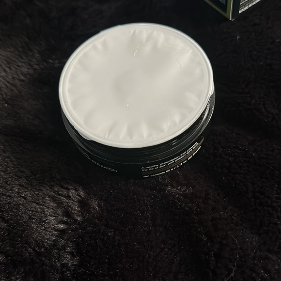 Brand new Farm Stay 24K Gold & peptide solution - Picture 6 of 6